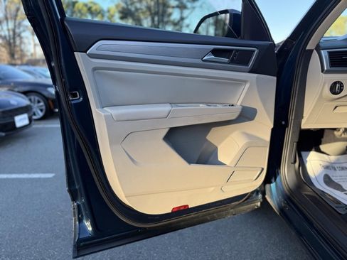 Used 2019 Volkswagen Atlas SE w/ Towing Package image 18