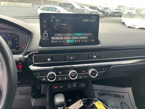 Used 2022 Honda Civic Touring image 10