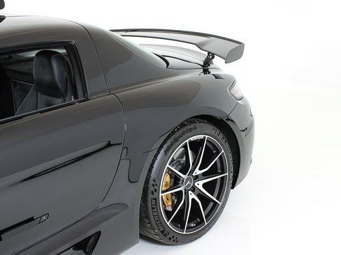 Used 2014 Mercedes-Benz SLS AMG Black Series image 4