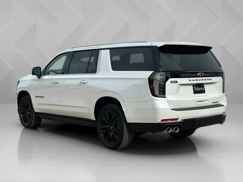 New 2025 Chevrolet Suburban Premier RWD image 7
