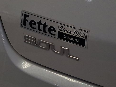 Certified 2023 Kia Soul LX w/ LX Technology Package image 30