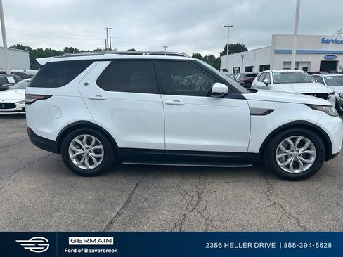 Used 2018 Land Rover Discovery SE AWD/4WD image 9