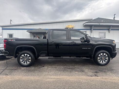 Used 2025 Chevrolet Silverado 2500 Custom w/ Custom Value Package AWD/4WD image 8