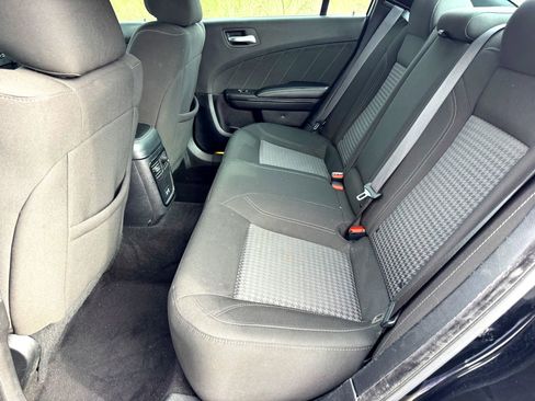 Used 2020 Dodge Charger SXT w/ Blacktop Package image 17