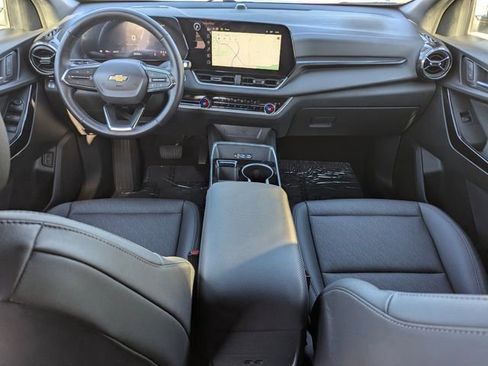 Used 2025 Chevrolet Equinox LT w/ Convenience Package II image 13