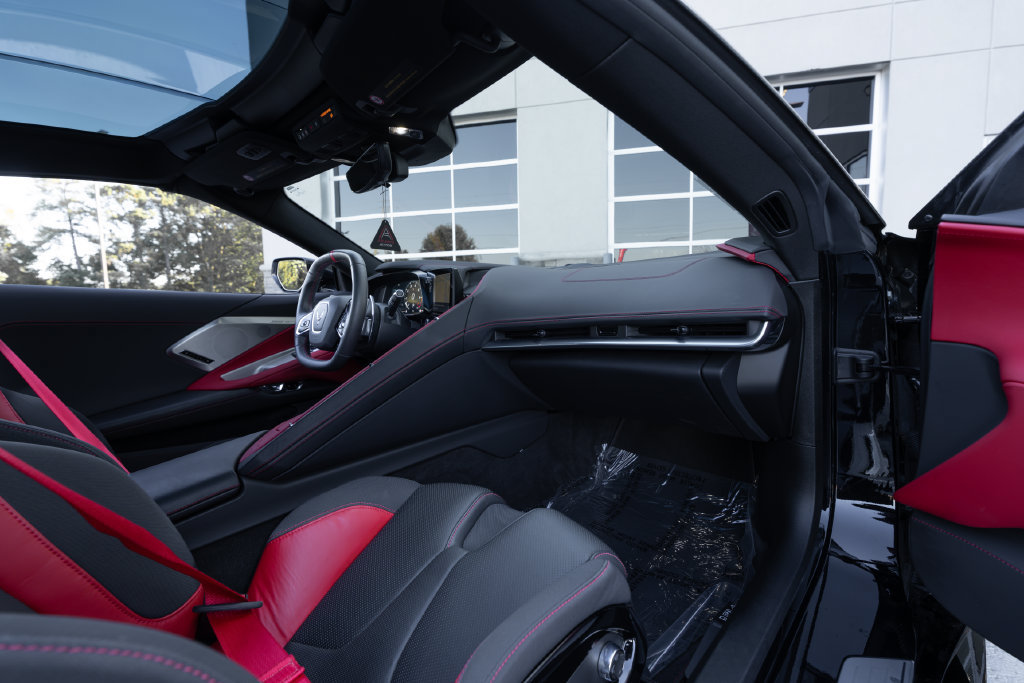 Used 2023 Chevrolet Corvette Stingray Preferred Cpe w/ Z51 Performance Package RWD image 34
