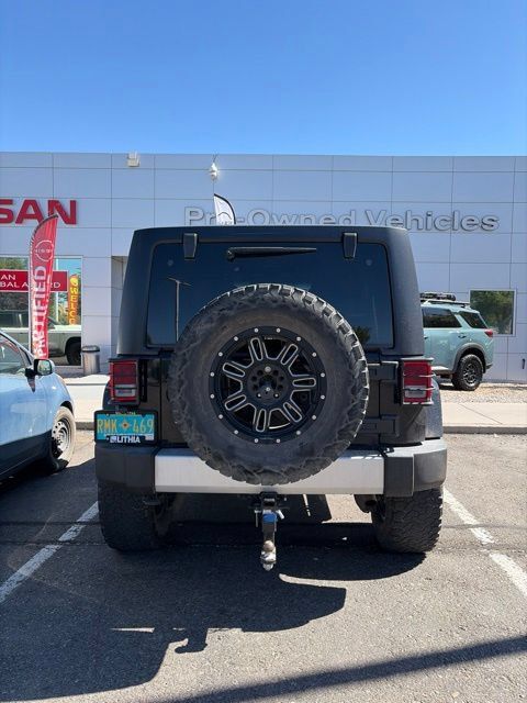Used 2015 Jeep Wrangler Unlimited Sahara w/ Connectivity Group AWD/4WD image 16