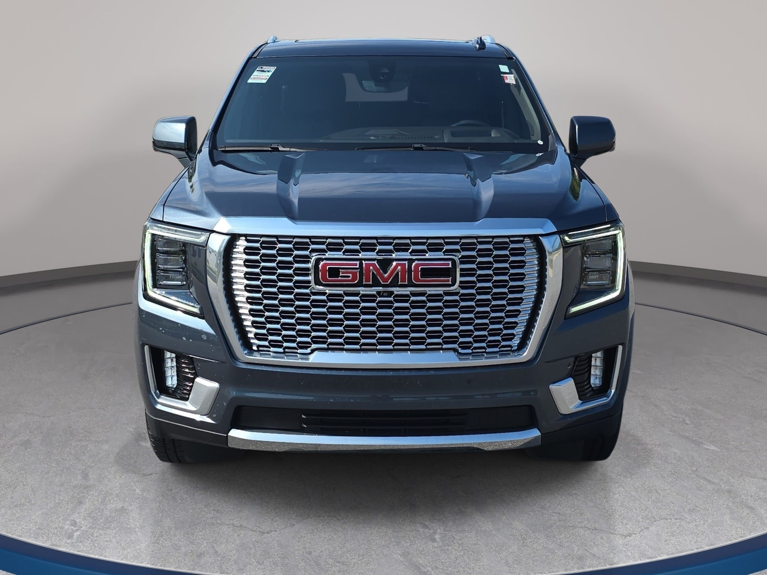 Used 2021 GMC Yukon Denali w/ Denali Premium Package RWD image 2
