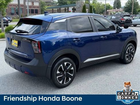 Used 2025 Nissan Kicks SV AWD/4WD image 5