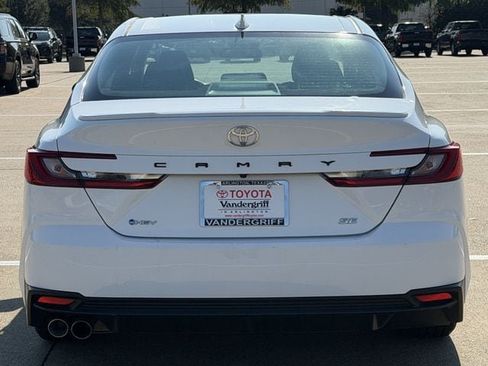 Certified 2025 Toyota Camry SE FWD image 5
