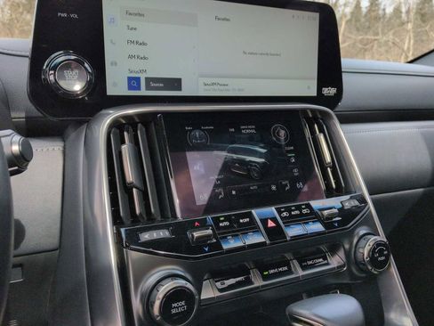 Used 2023 Lexus LX 600 4WD w/ Appearance Package image 29