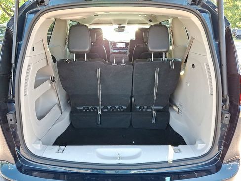 Certified 2023 Chrysler Pacifica Touring-L FWD image 29