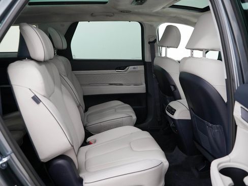 Used 2025 Hyundai Palisade Calligraphy AWD/4WD image 12