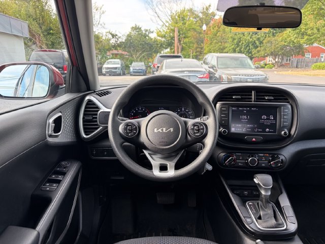 Certified 2022 Kia Soul LX FWD image 14