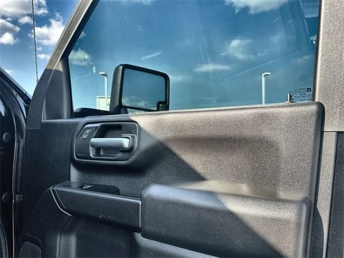 Used 2022 Chevrolet Silverado 2500 Custom w/ Custom Value Package image 29