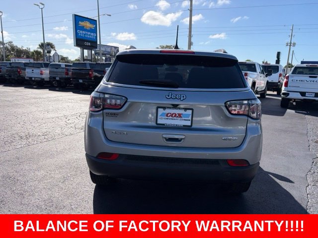 Used 2023 Jeep Compass Latitude AWD/4WD image 5