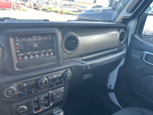 Used 2023 Jeep Wrangler Unlimited w/ Convenience Group image 31