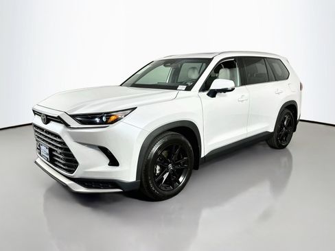 Certified 2026 Toyota Grand Highlander AWD Hybrid image 3