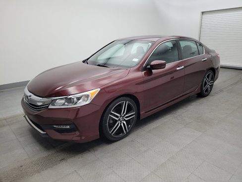 Used 2017 Honda Accord Sport image 2