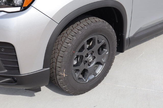 New 2026 Honda Pilot TrailSport image 2