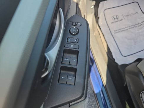 Used 2020 Honda CR-V LX image 14