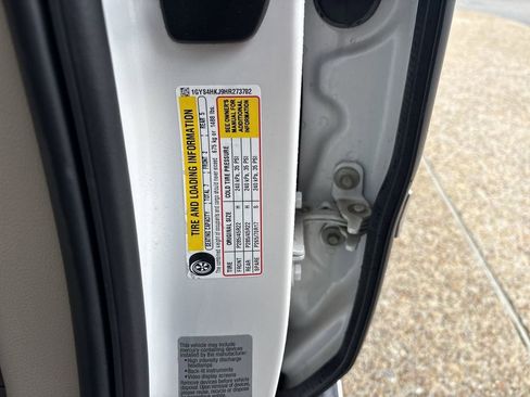 Used 2017 Cadillac Escalade ESV Luxury image 35