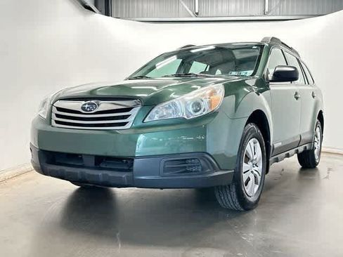Used 2010 Subaru Outback 2.5i AWD/4WD image 25