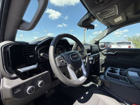 New 2026 GMC Sierra 1500 SLE image 19