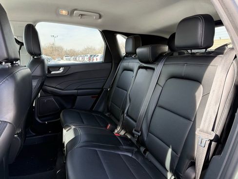 Used 2022 Ford Escape SEL w/ Technology Package image 12