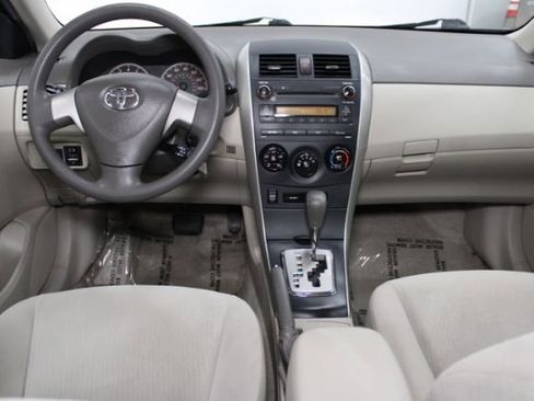 Used 2010 Toyota Corolla LE image 2