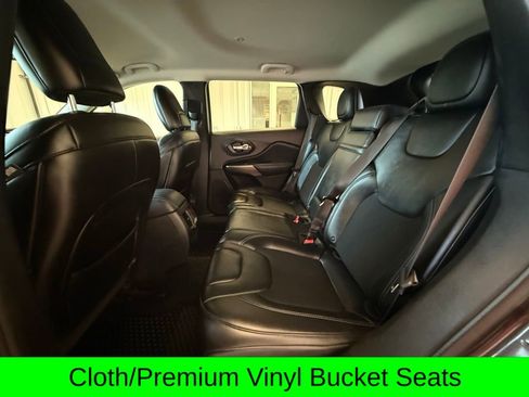 Used 2019 Jeep Cherokee Latitude Plus w/ Cold Weather Group image 9