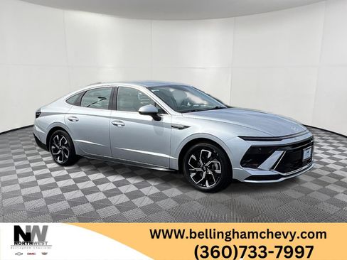 Used 2025 Hyundai Sonata SEL FWD image 1