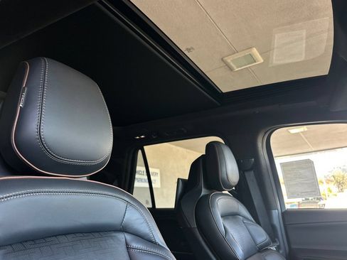 New 2026 Lincoln Navigator Black Label AWD/4WD image 18