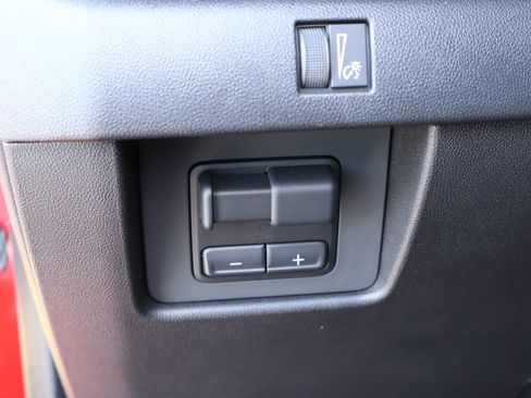 Used 2025 Chevrolet Colorado ZR2 AWD/4WD image 13