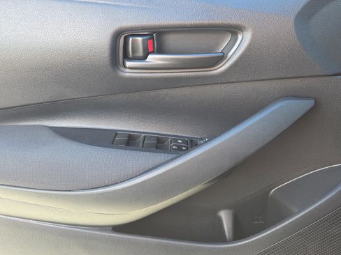 Used 2022 Toyota Corolla LE image 39