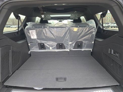 New 2026 GMC Yukon XL AT4 image 19