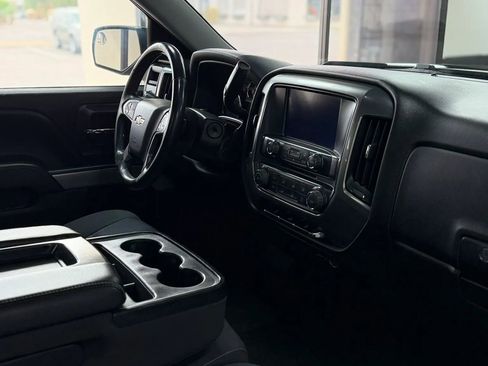 Used 2017 Chevrolet Silverado 1500 LT w/ LT Convenience Package AWD/4WD image 14
