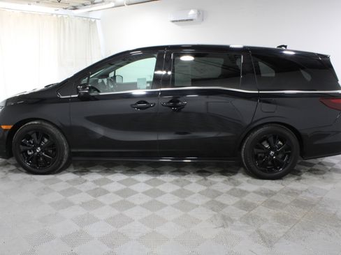 Used 2023 Honda Odyssey Sport image 32