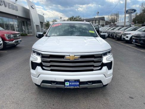 Used 2024 Chevrolet Silverado 1500 High Country w/ Technology Package AWD/4WD image 9
