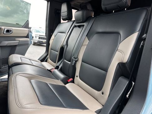 Used 2022 Ford Bronco Wildtrak image 16