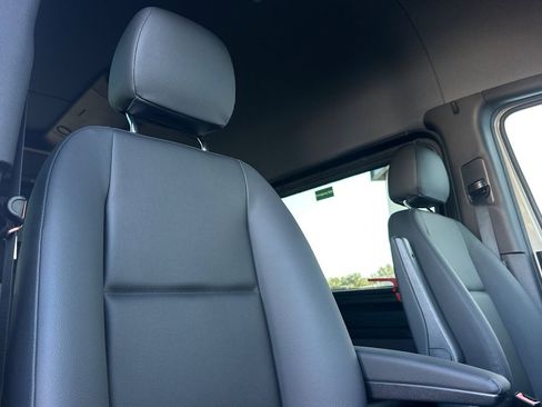New 2025 Mercedes-Benz Sprinter 2500 image 31