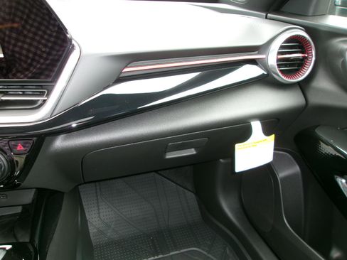 New 2026 Chevrolet Trax RS w/ Sunroof Package image 19