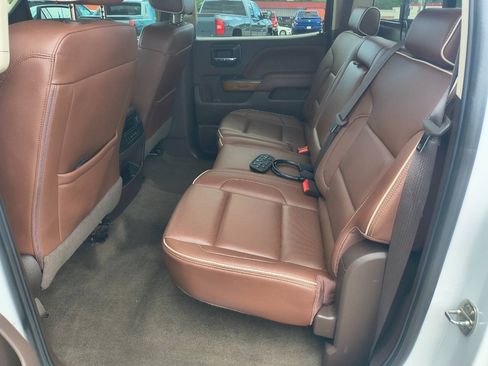 Used 2018 Chevrolet Silverado 1500 High Country AWD/4WD image 14