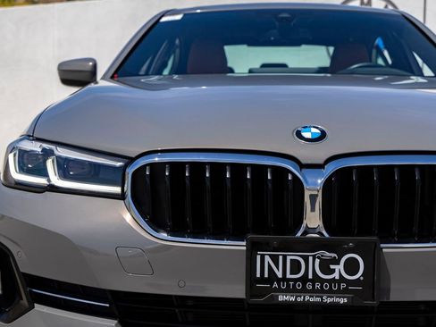 Used 2021 BMW 530e w/ Premium Package RWD image 9