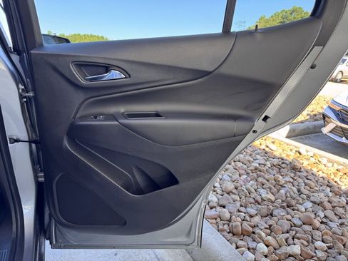 Used 2024 Chevrolet Equinox LT image 22