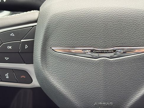 New 2026 Chrysler Pacifica Select image 21