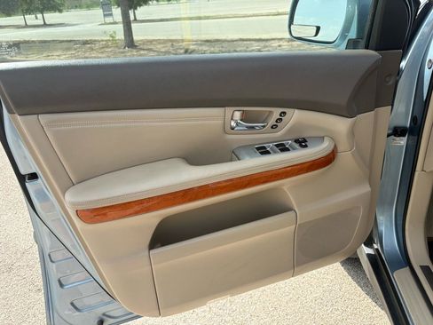 Used 2005 Lexus RX 330 AWD image 38