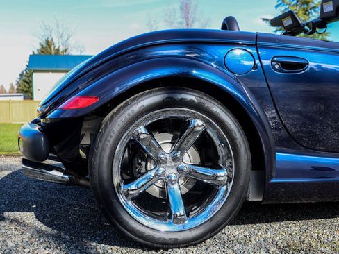 Used 2001 Chrysler Prowler image 10