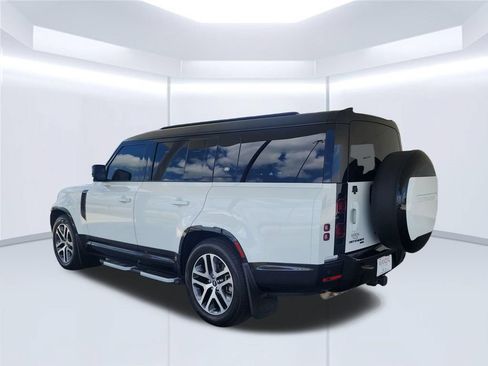Used 2023 Land Rover Defender 130 X-Dynamic SE AWD/4WD image 7