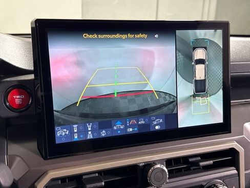 Used 2024 Toyota Tacoma TRD Off-Road w/ TRD Off Road Premium Package image 27